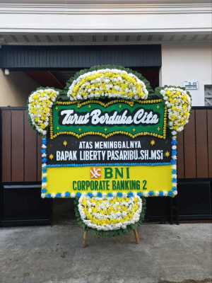 Papan Bunga Duka di Lambung Bukik