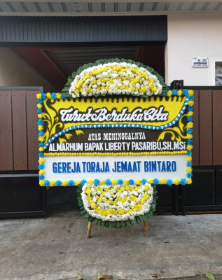 Papan Bunga Duka di Lambung Bukik