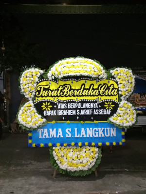 Papan Bunga Duka di Lambung Bukik