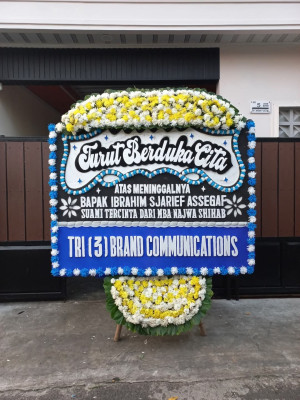 Papan Bunga Duka di Lambung Bukik